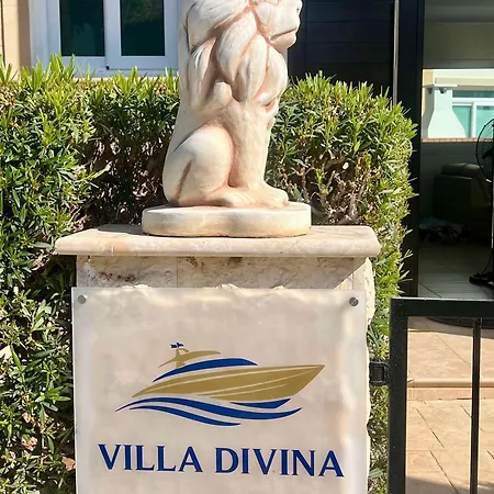 Divina Villa Protaras